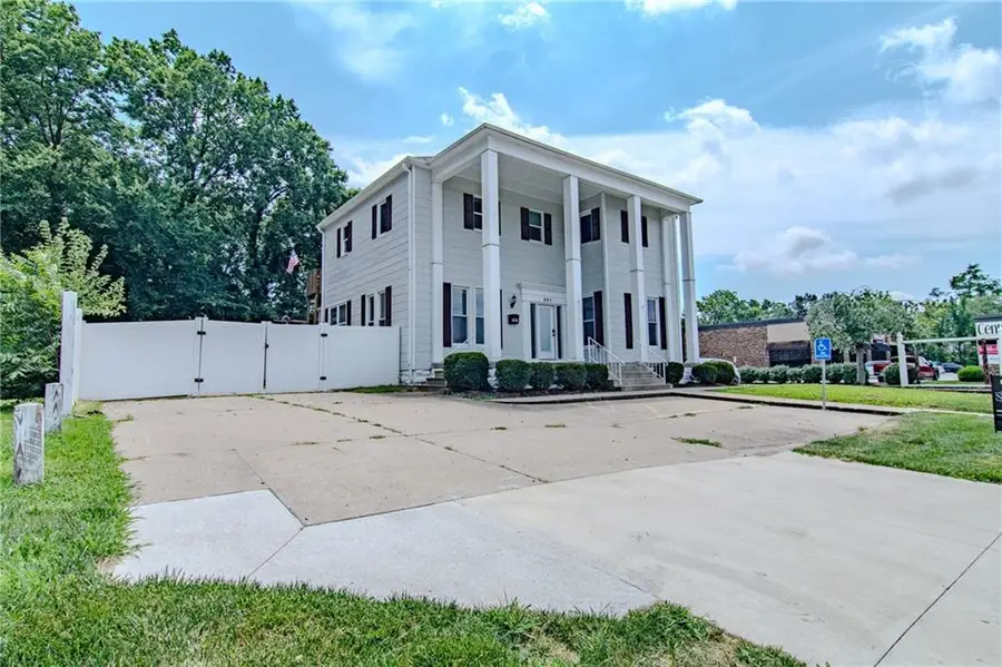 201 N Maguire Street, Warrensburg, MO 64093 - #3