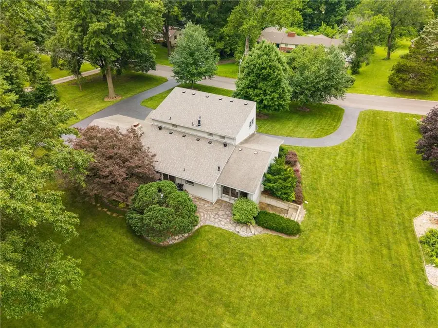 4915 N Kansas Avenue, Kansas City, MO 64119 - #2