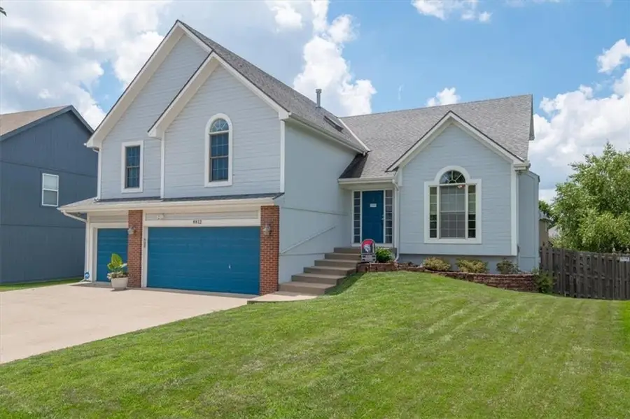 8812 N Cosby Avenue, Kansas City, MO 64154 - #2