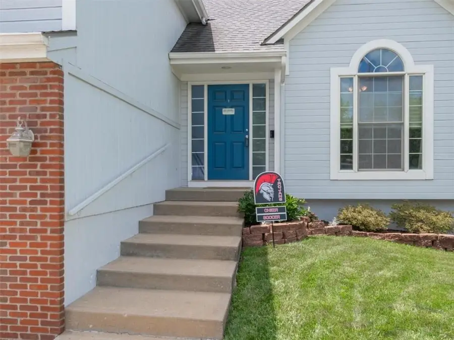 8812 N Cosby Avenue, Kansas City, MO 64154 - #3