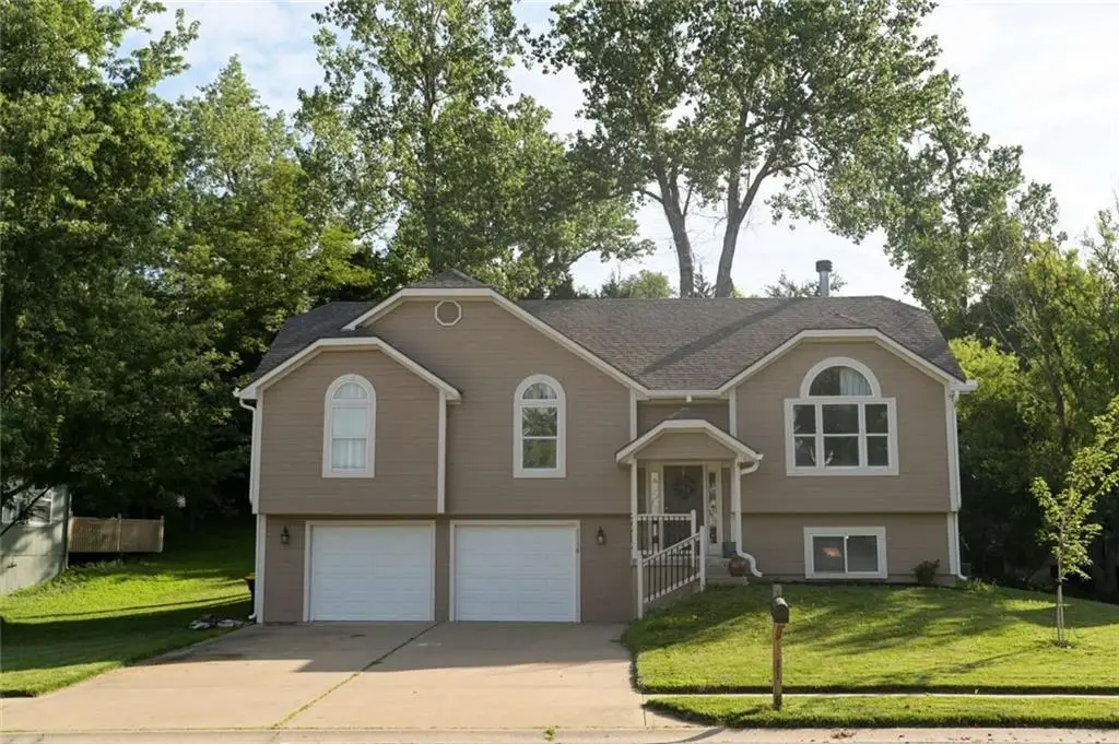 11116 NW 55th Street, Parkville, MO 64152 - #1