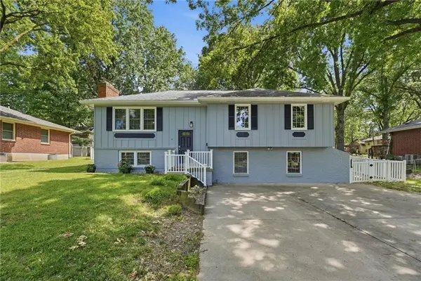 1605 NE 69th Terrace, Gladstone, MO 64118