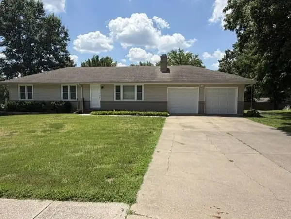 10201 W 69th Street, Shawnee, KS 66203
