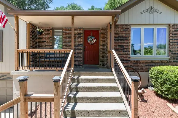 2209 NW 10th Street, Blue Springs, MO 64015