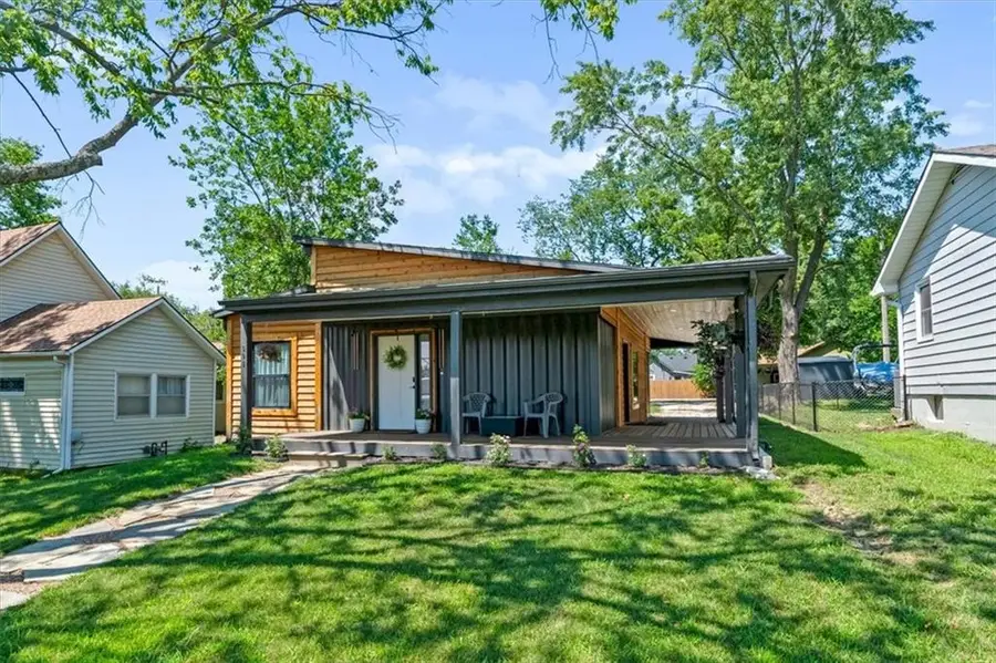 608 W Miami Street, Paola, KS 66071 - #2