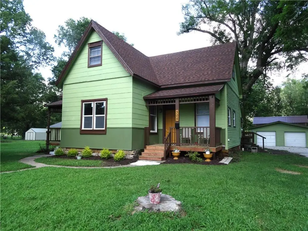 305 S Mechanic Street, Butler, MO 64730 - #1