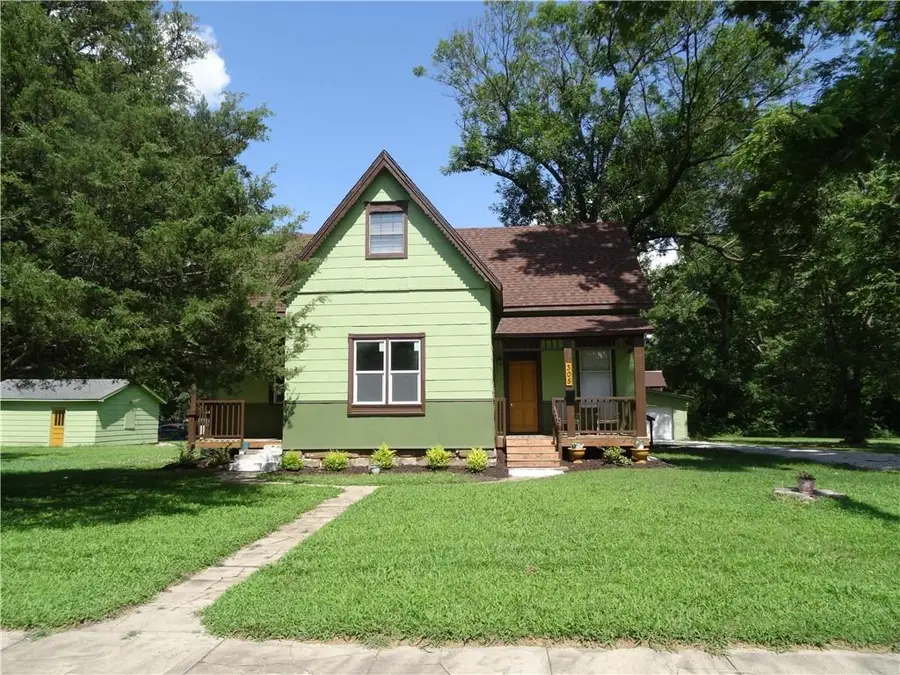 305 S Mechanic Street, Butler, MO 64730 - #3