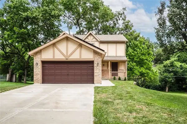 201 NW 79th Terrace, Kansas City, MO 64118
