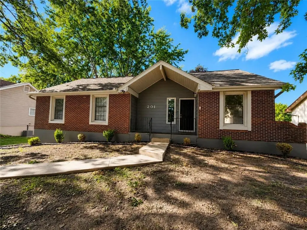 201 SE Princeton Place, Blue Springs, MO 64014 - #1