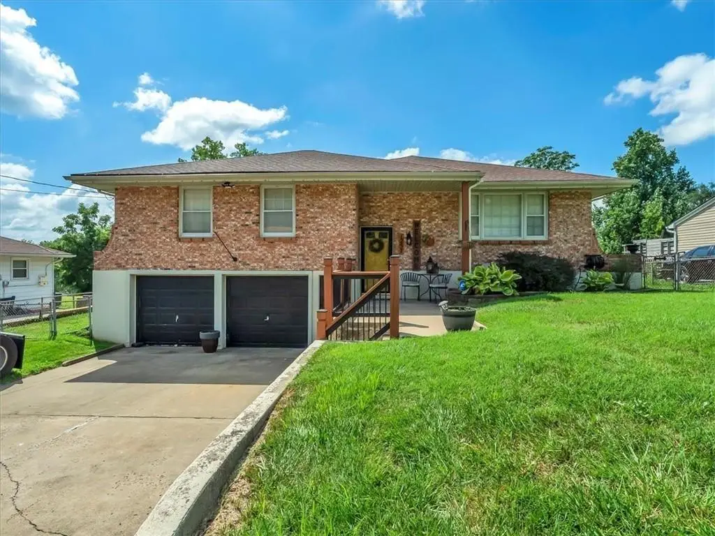 1257 E Walnut Street, Independence, MO 64050 - #1