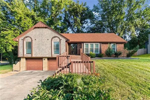 403 Kingsley Avenue, Liberty, MO 64068