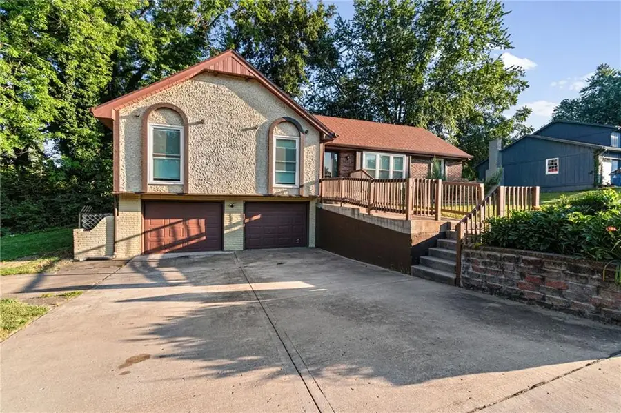 403 Kingsley Avenue, Liberty, MO 64068 - #2