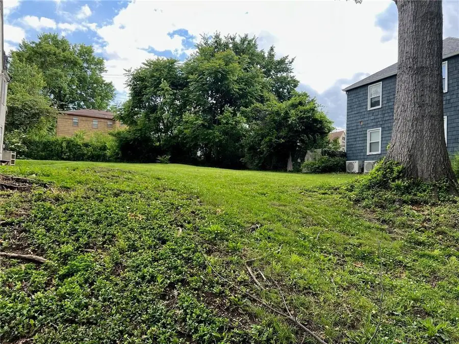 637 E 63 Terrace, Kansas City, MO 64131 - #2
