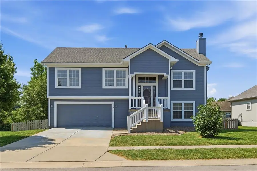 1501 N 6th Street E, Louisburg, KS 66053 - #3