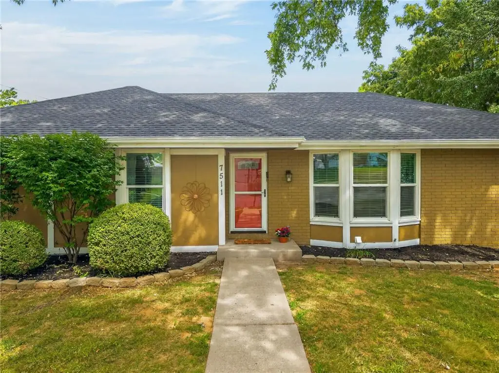 7511 N Brooklyn Avenue, Gladstone, MO 64118 - #1