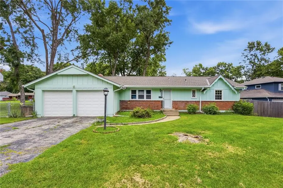 9307 Craig Drive, Overland Park, KS 66212 - #2