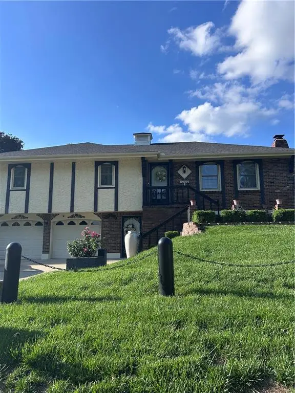 12720 E Silver Lane, Sugar Creek, MO 64050