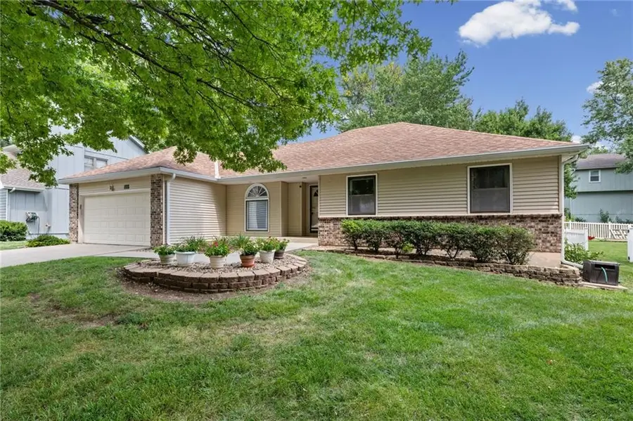 8639 Greenway Lane, Lenexa, KS 66215 - #3