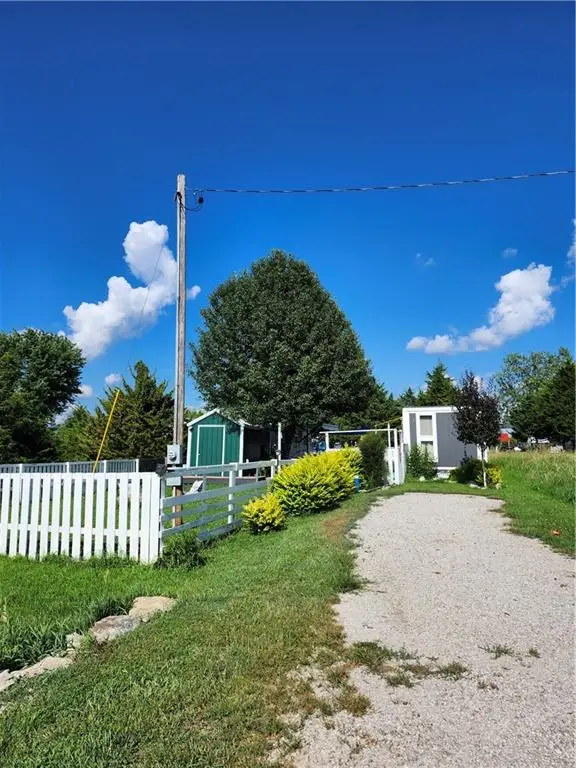 42 Timber Lane, Linn Valley, KS 66040