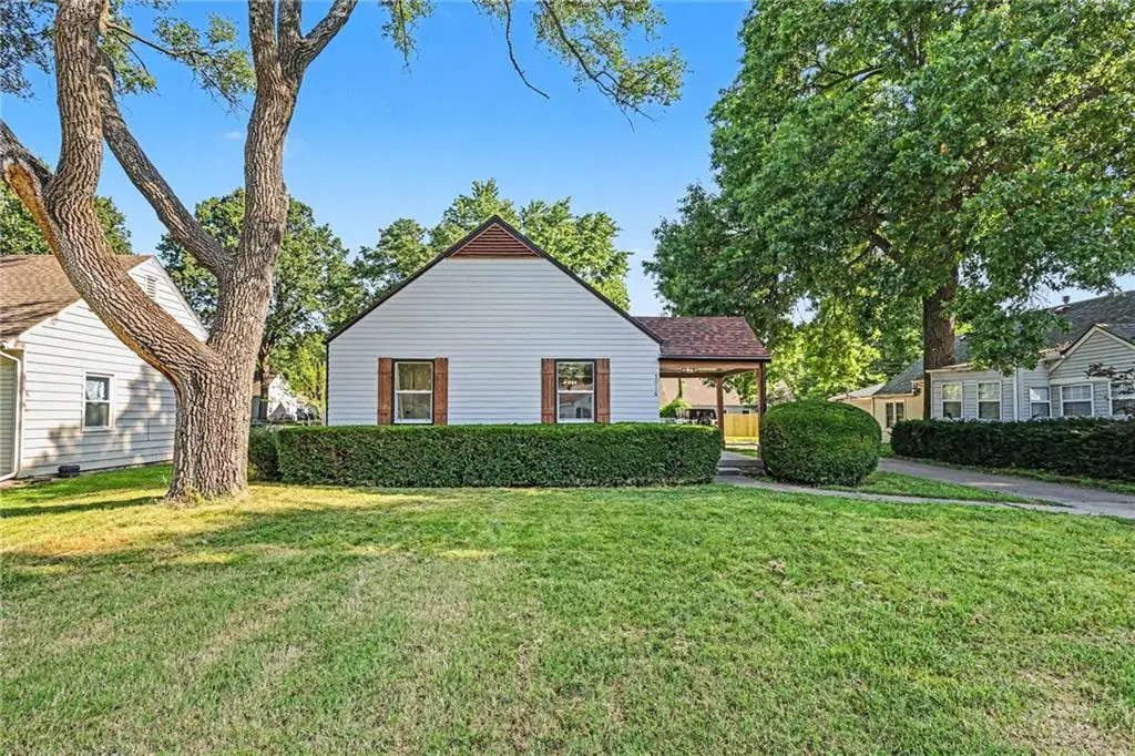5016 W 51st Street, Roeland Park, KS 66205 - #1