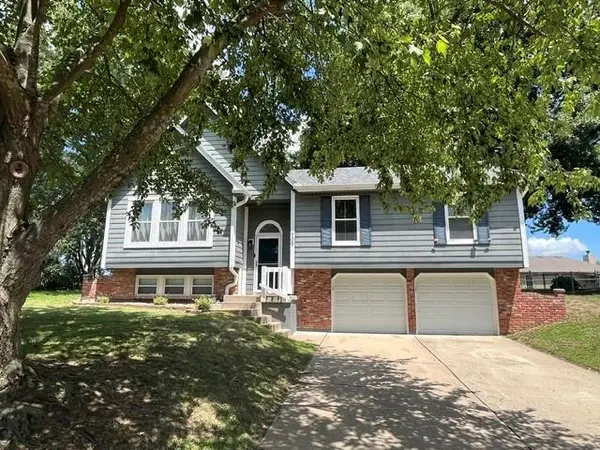 709 SW 30th Street, Blue Springs, MO 64015