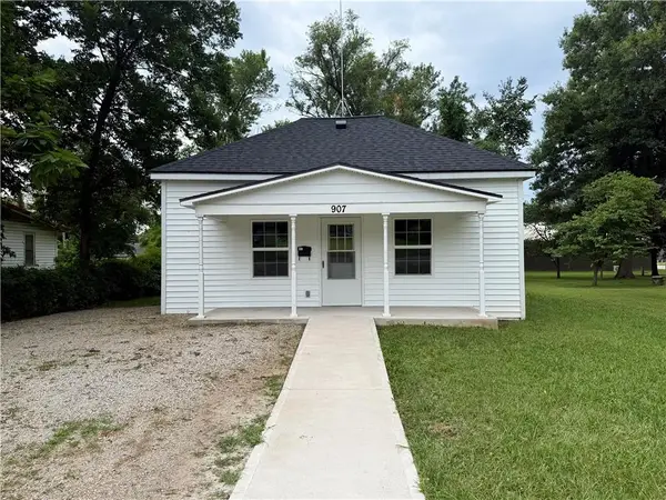 907 E Walnut Street, Rich Hill, MO 64779
