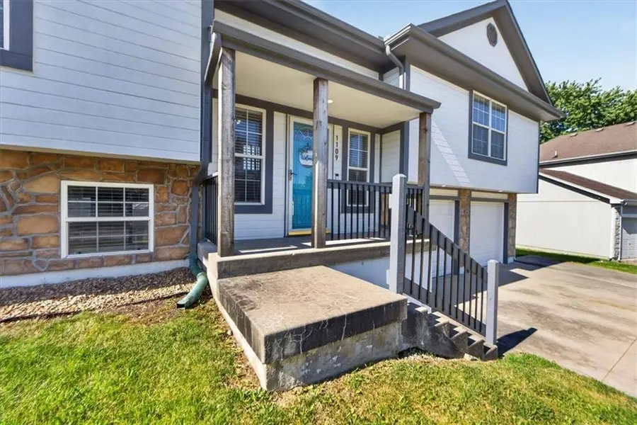 1109 White Oak Court, Raymore, MO 64083 - #3