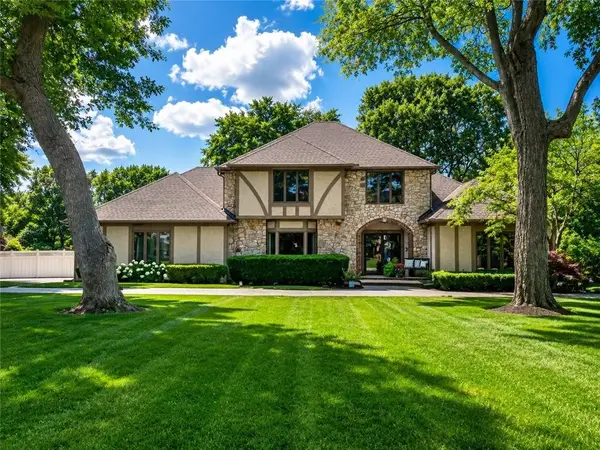 1401 Deer Run Trail, Blue Springs, MO 64015