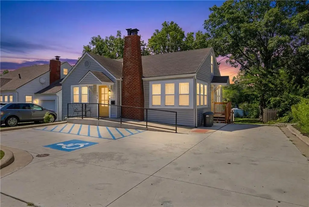 102 SW 2nd Street, Lees Summit, MO 64063 - #1