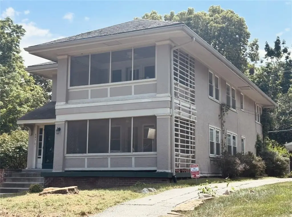 201 W 51st Terrace, Kansas City, MO 64112 - #1