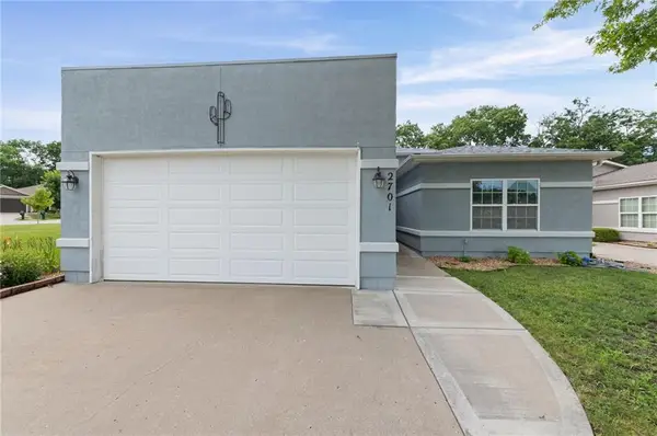 2701 NE Sonora Valley Drive, Blue Springs, MO 64014