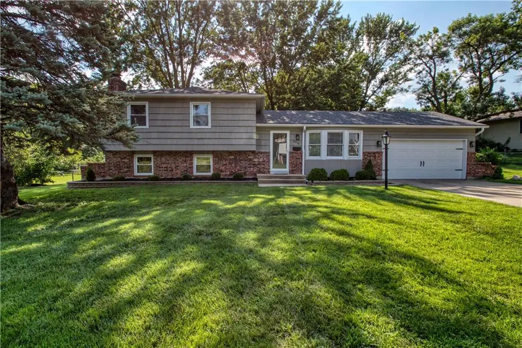 8938 Knox Lane, Overland Park, KS 66212 - #1