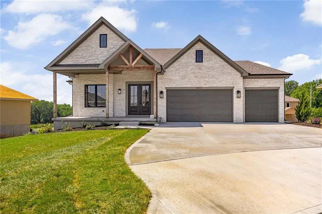 24621 W 60th Terrace, Shawnee, KS 66226 - #1