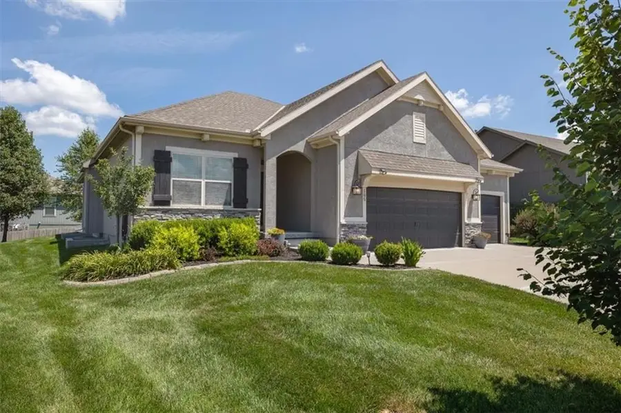 105 SE Griffin Street, Blue Springs, MO 64064 - #3