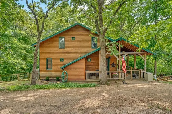 5279 Saratoga Drive, McLouth, KS 66054