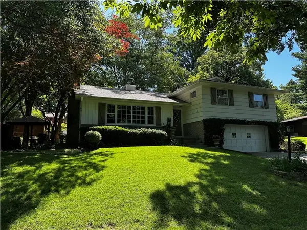 2505 Homestead Lane, St Joseph, MO 64506