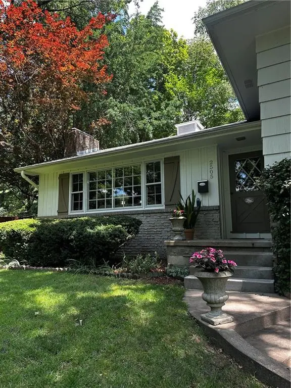 2505 Homestead Lane, Saint Joseph, MO 64506 - #2
