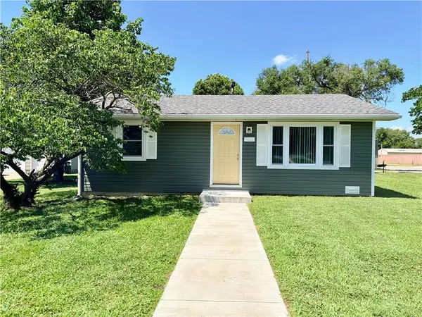1402 W Walnut Street, Nevada, MO 64772