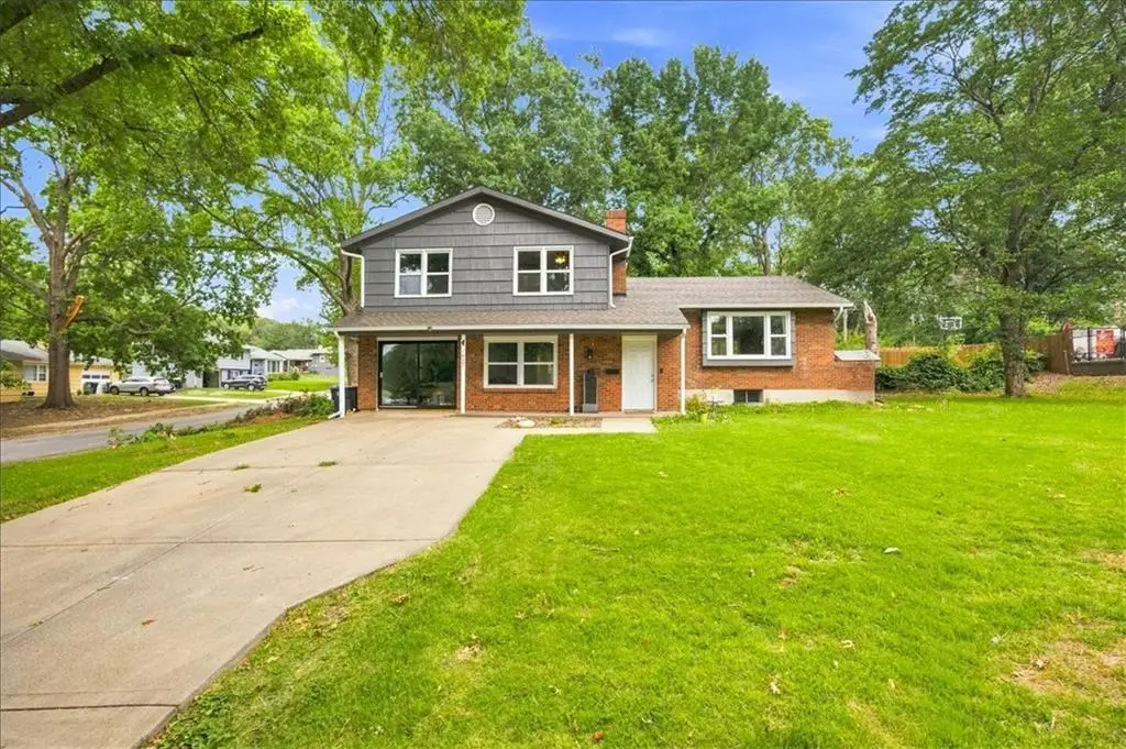 10001 Cambridge Avenue, Kansas City, MO 64134 - #1