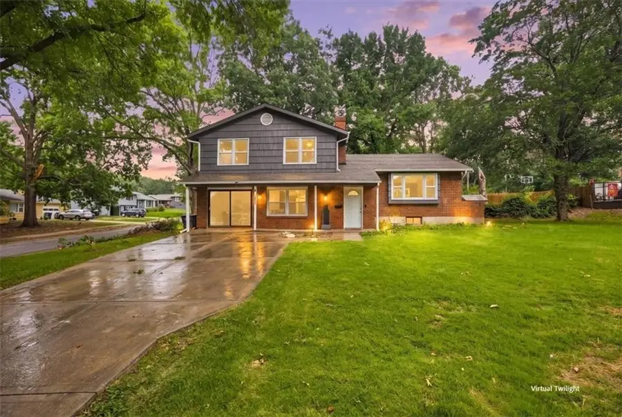 10001 Cambridge Avenue, Kansas City, MO 64134 - #2