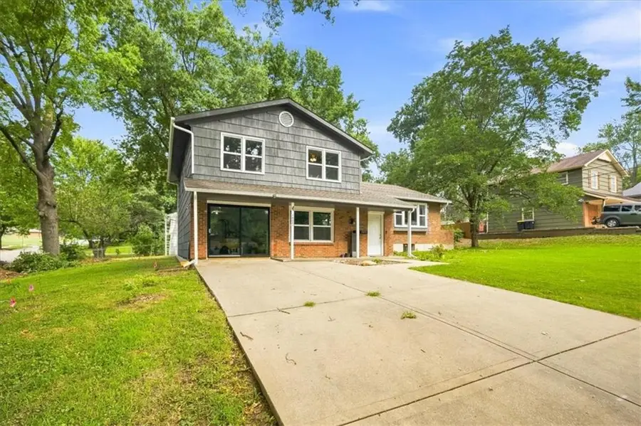 10001 Cambridge Avenue, Kansas City, MO 64134 - #3