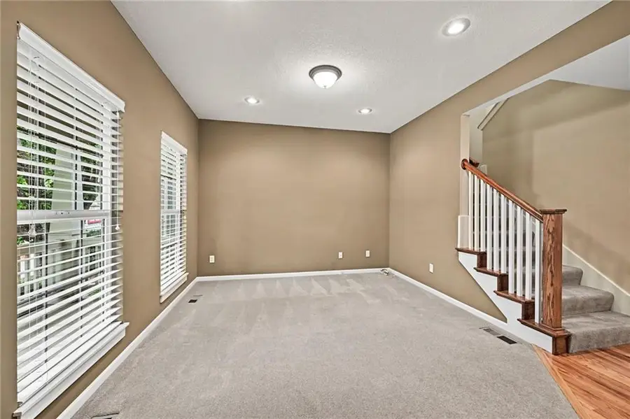 408 E 30th Avenue, Kansas City, MO 64116 - #2