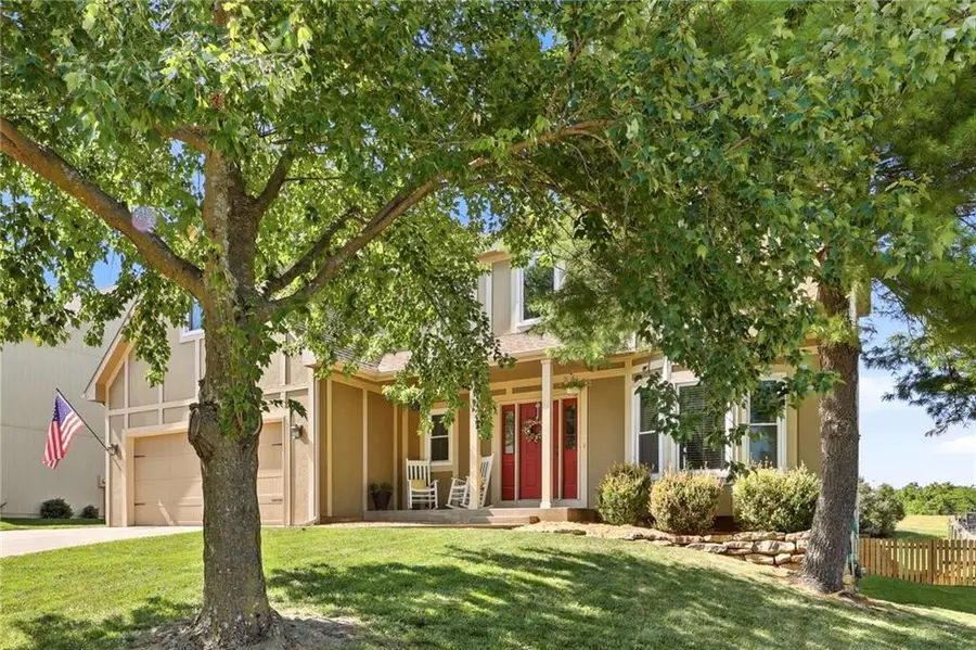 318 Shannon Avenue, Smithville, MO 64089 - #2