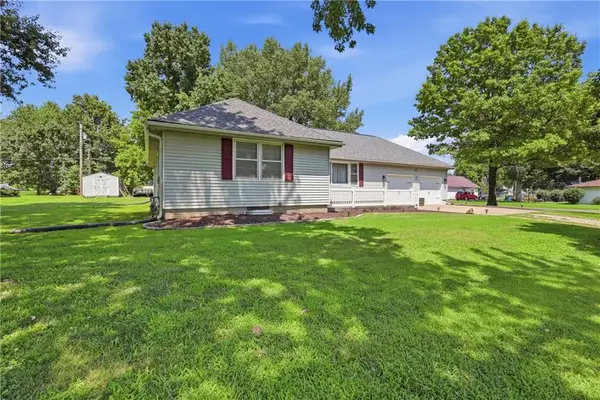 300 W Arctic Street, Kingsville, MO 64061