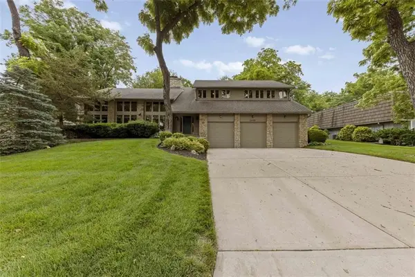 Address Withheld By Seller, Leawood, KS 66209