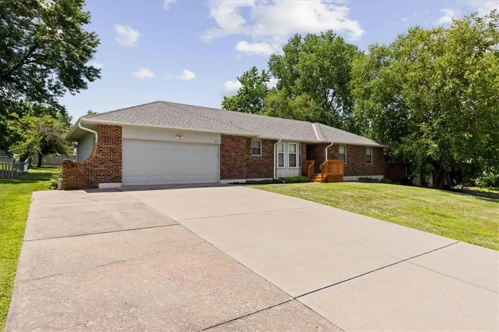 617 W Walnut Street, Raymore, MO 64083 - #1