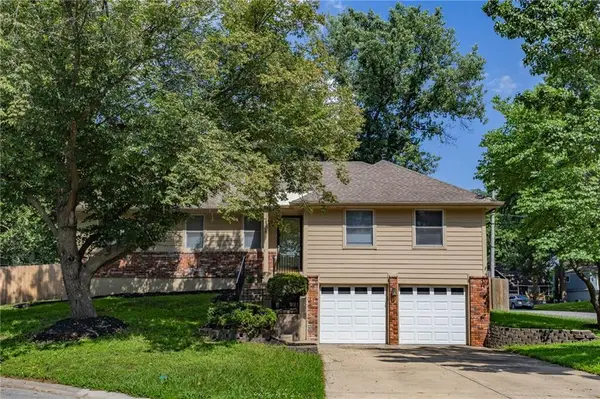 1308 S Apache Court, Olathe, KS 66062