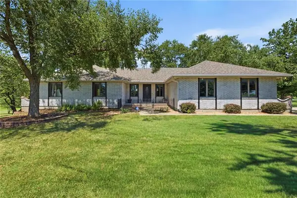1116 W Hubach Hill Road, Raymore, MO 64083