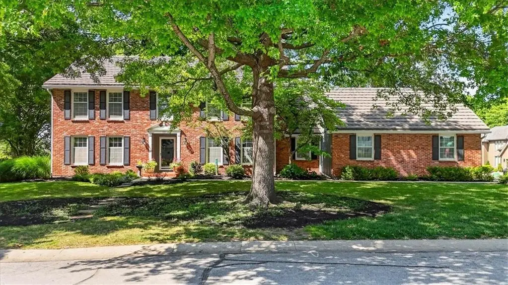 22 NE Bayview Drive, Lees Summit, MO 64064 - #1