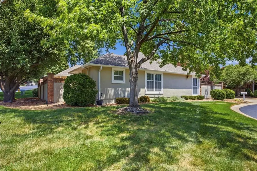 9726 Reeder Street, Overland Park, KS 66214 - #2